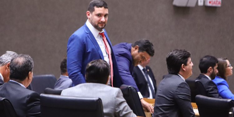 Deputado propõe desconto de 50% na taxa de acesso a Fernando de Noronha para todos os pernambucanos