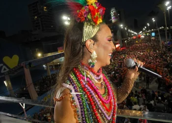 Salvador: Mangueira de trio de Ivete explode e 2 pessoas ficam feridas