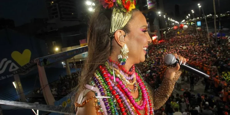 Salvador: Mangueira de trio de Ivete explode e 2 pessoas ficam feridas