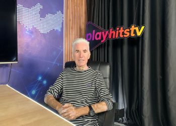 Radialista Kinho Ventura no programa Mercado Bussines