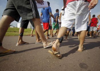 Comissão do Senado aprova fim de saída temporária para presos