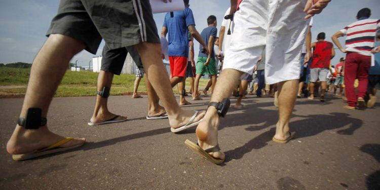 Comissão do Senado aprova fim de saída temporária para presos