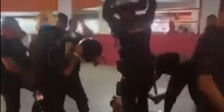 Torcida do Náutico se envolve em briga com seguranças nos Aflitos