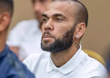 Daniel Alves paga fiança de 1 milhão de euros e é liberado