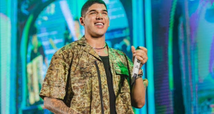 Zé Vaqueiro celebra suas raízes em gravação do primeiro DVD em Recife