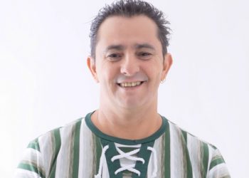 Marcelinho, do Sem Compromisso comemora 37 anos de carreira em apresentação no Recife