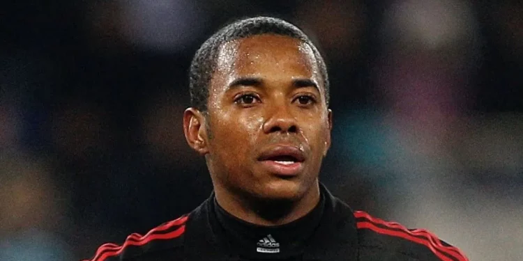STJ decide nesta quarta-feira se Robinho cumprirá pena no Brasil