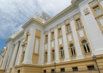 Casal abordado de forma truculenta vai receber indenização por danos morais