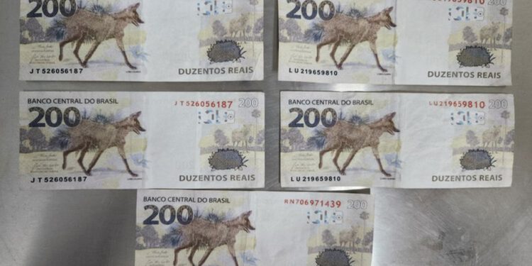Suspeitos de comercializar notas falsas são autuados na Zona da Mata Norte