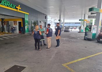 Procon Jaboatão autua postos de combustíveis por cobrança de preços abusivos