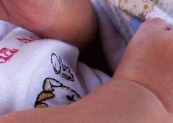 Bebê é abandonado em Camaragibe e policia prende duas pessoas