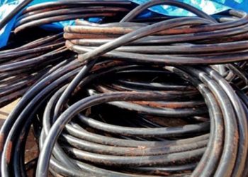 Homem morre eletrocutado ao tentar furtar fios de cobre