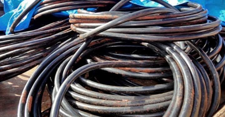 Homem morre eletrocutado ao tentar furtar fios de cobre