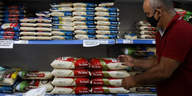 Governo vai subsidiar arroz importado por causa da chuva no RS