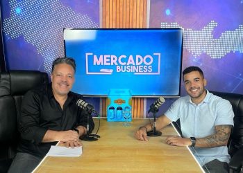 Dênis Medeiros, narrador de Futebol da Rede Globo Nordeste, conversa com André Welker no programa Mercado Bussines