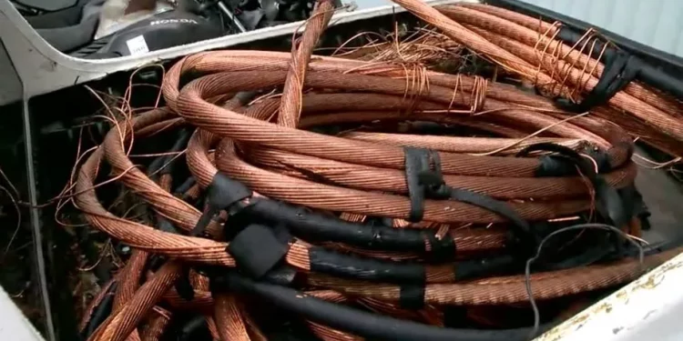 Cinco pessoas são presas por roubo de fios de cobre em Porto de Galinhas