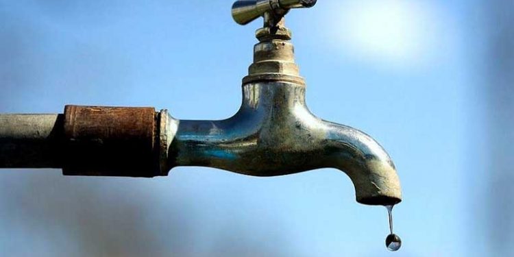 Bairros do Cabo de Santo Agostinho e Jaboatão ficaram sem água nesta quarta