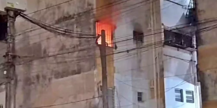 Apartamento pega fogo no Curado e deixa uma pessoa morta