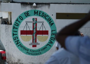 Feto é encontrado em canal no bairro de Cajueiro Seco