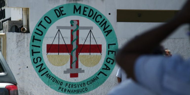 Feto é encontrado em canal no bairro de Cajueiro Seco