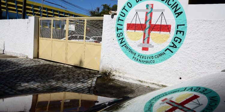 Homem morre após levar descarga elétrica em condomínio de Boa Viagem