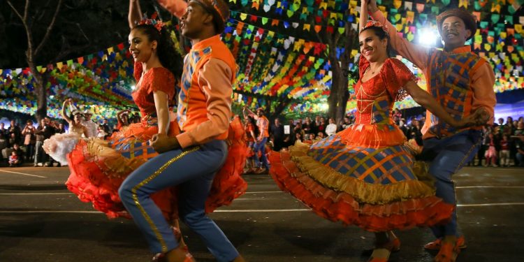 Lei reconhece quadrilhas juninas como manifestação da cultura nacional