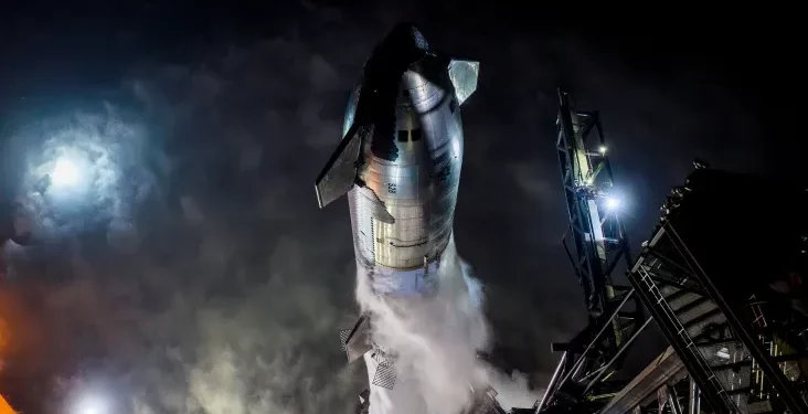 SpaceX faz 1º voo bem-sucedido com a Starship, maior nave do mundo