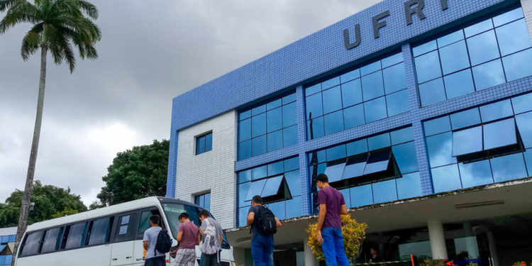 UFRPE lança edital com 1.161 vagas para cursos de graduação a distância