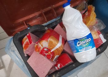 Mais de 35 quilos de alimentos vencidos são descartados em supermercado no Recife