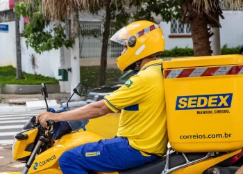 Correios anunciam PDV e concurso para contratar 3,2 mil carteiros