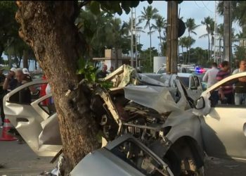 Cinco pessoas morrem em acidente de carro na Av. Boa Viagem