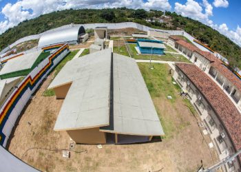 Três adolescentes sofrem queimaduras após provocarem curto-circuito em ventilador da Funase