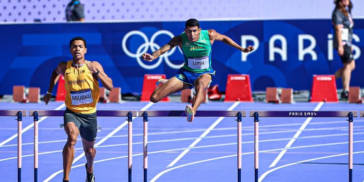 Alison dos Santos e Matheus Lima vão à semi dos 400m com barreiras