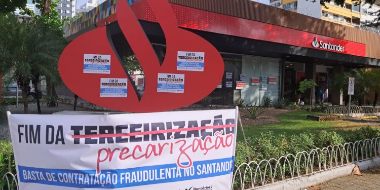 Bancários paralisam 13 agências do Santander contra precarização e por aumento real