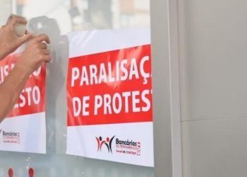 Bancários paralisam agências do Santander em protesto