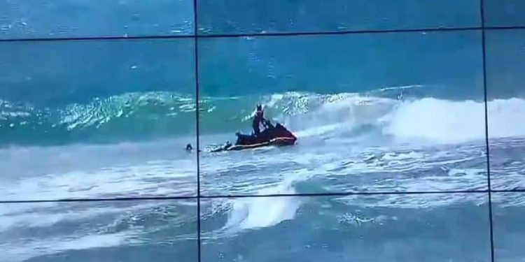 Dois turistas morrem após se afogarem na praia do Cupe, em Ipojuca