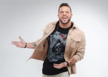 Humorista Flávio Andradde faz show em setembro no Teatro RioMar Recife