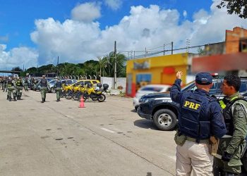 Dois foragidos da Justiça são presos em ônibus de torcedores no caminho para jogo na Arena de Pernambuco
