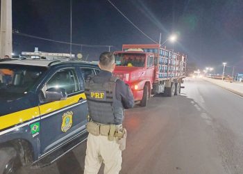 Motorista é preso após dirigir caminhão com botijões de gás alcoolizado