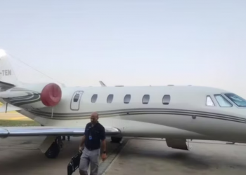 Após prender influenciadora digital Deolane Bezerra Polícia apreende avião de Gusttavo Lima