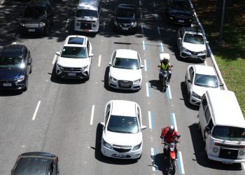 Recife vai testar Faixa Azul para motocicletas