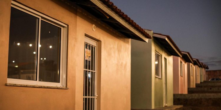 Morar Bem – Entrada Garantida: Governadora Raquel Lyra entrega 60 casas no Residencial Xique-Xique 3, em Caruaru