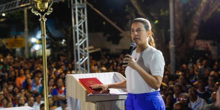 Governadora participa de missa em memória das vítimas do acidente no Morro da Conceição