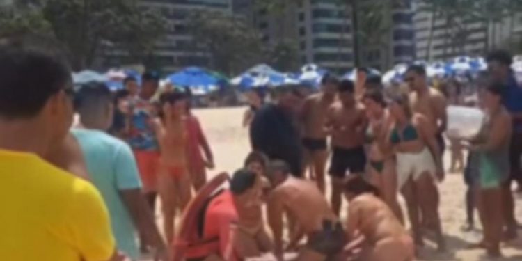 Idoso morre após se afogar na praia de Boa Viagem