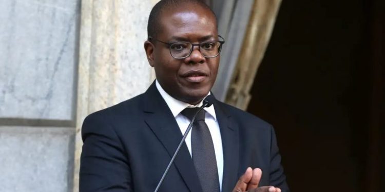 Governo vai investigar denúncias de assédio contra Silvio Almeida