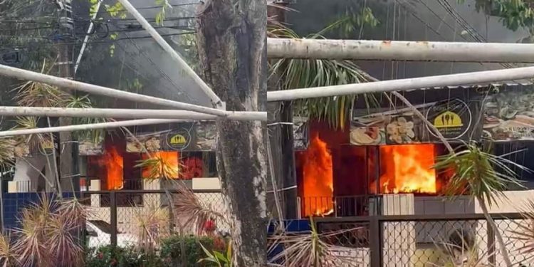Restaurante localizado no Derby pega fogo