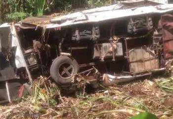 Trio elétrico capota e deixa três pessoas mortas e seis feridas em Machados