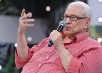 Humorista Ary Toledo morre aos 87 anos