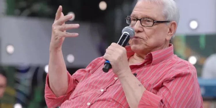 Humorista Ary Toledo morre aos 87 anos