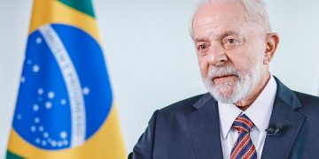 Presidente Lula dá entrada em hospital em Brasília após acidente doméstico